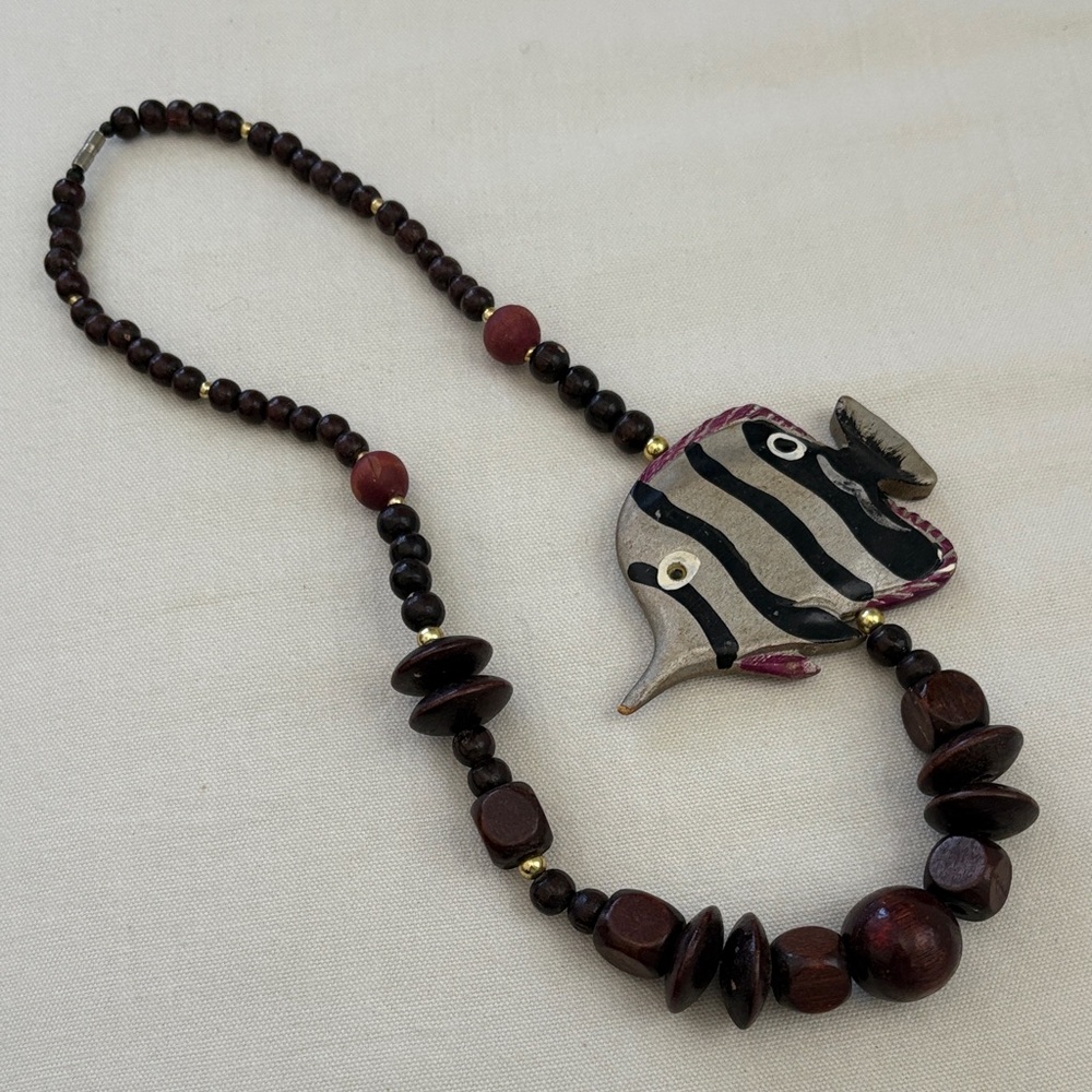 Handcrafted Black & Brown Fish Pendant Beaded Necklace - Picture 2 of 5